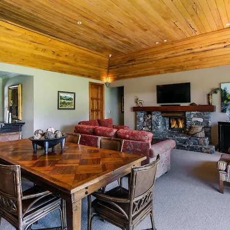 Treetops Lodge & Estate-2