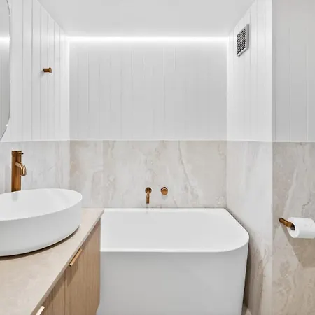 Hi Surf Beachfront Resort Apartments Official Site-2