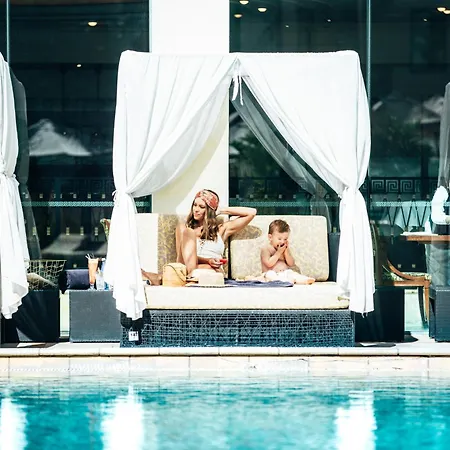 Imperial Hotel Gold Coast-2