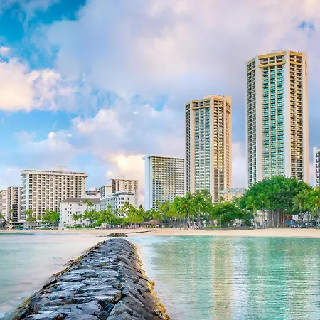 Hyatt Regency Waikiki Beach Resort & Spa-2