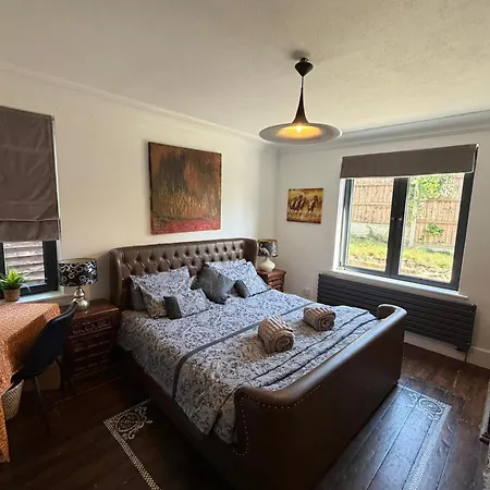 The Ridge London - Luxury Designer Villa With Hot Tub And Sauna, Bexley Borough Of London-3