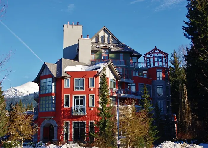 Alpenglow Lodge By Mva Whistler