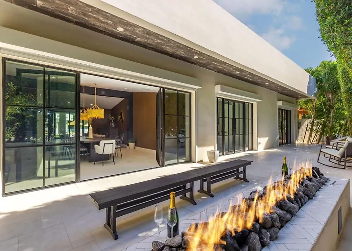 Old Town Scottsdale Luxury Villa - Heated Pool, Spa, Rooftop Deck, Sauna, Speakeasy
