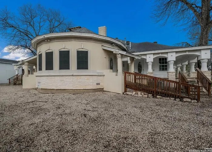 Stunning 6Br Victorian Sleeps 25 Villa San Antonio