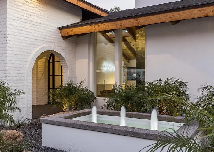 Luxury Micro-Resort, Theater, Sauna, Heated Pool Phoenix