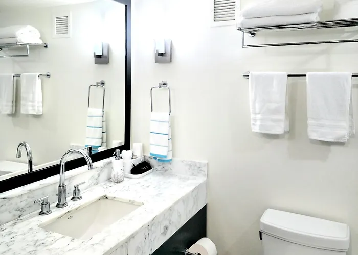 Ocean View Room At Ala Moana Hotel- Fees Include Honolulu