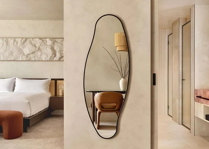 Mondrian Gold Coast Hotel